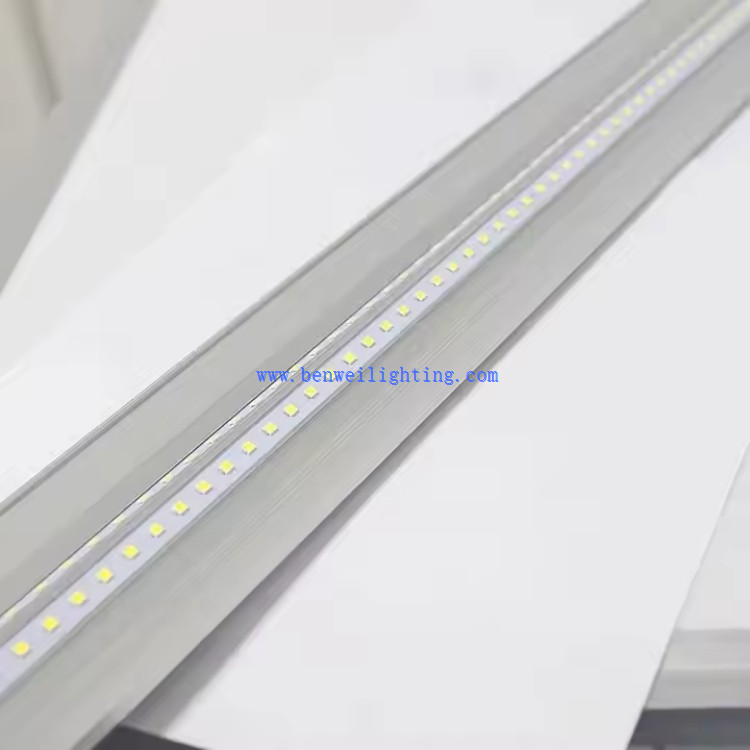 110-277V 12W 3100K Led Batten Light