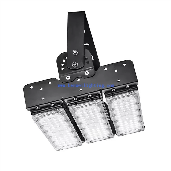 High-Pole Stadium Light (4)