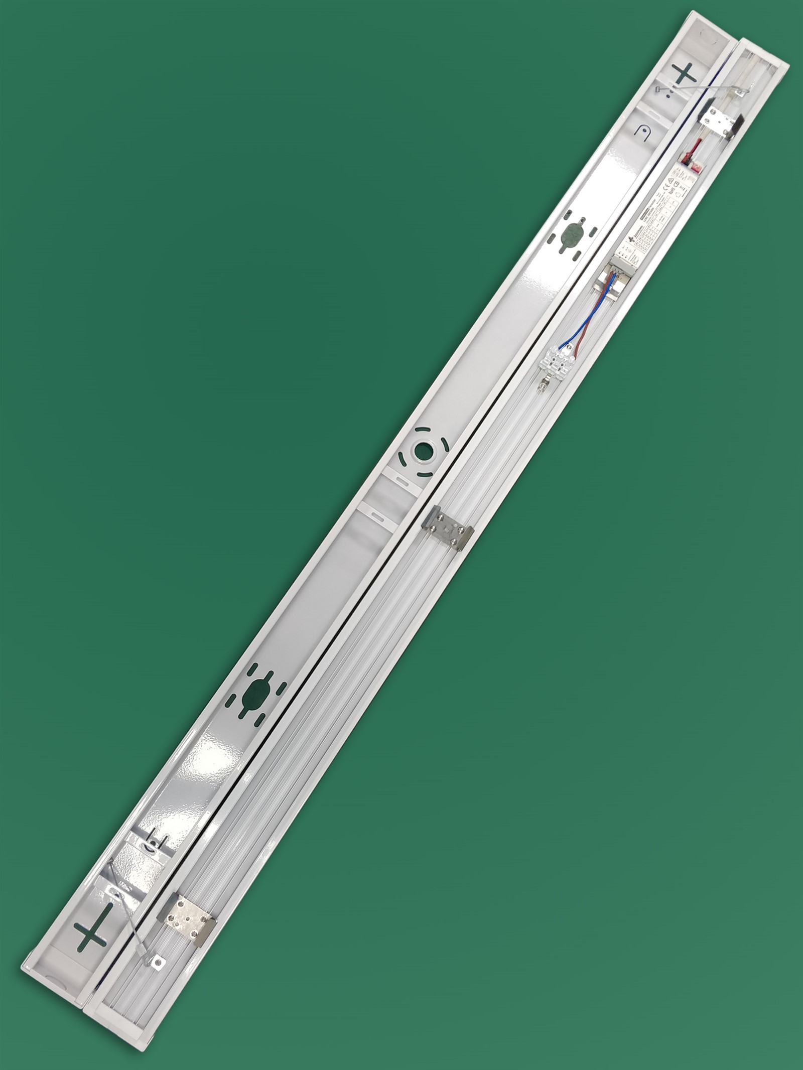 B2 2404022 8 B2 2404022 8